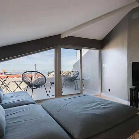 Fantastico Em Alfama Terraco Panoramico Com Vista De Rio - 2 Bedroom *