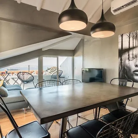 Fantastico Em Alfama Terraco Panoramico Com Vista De Rio - 2 Bedroom Appartement